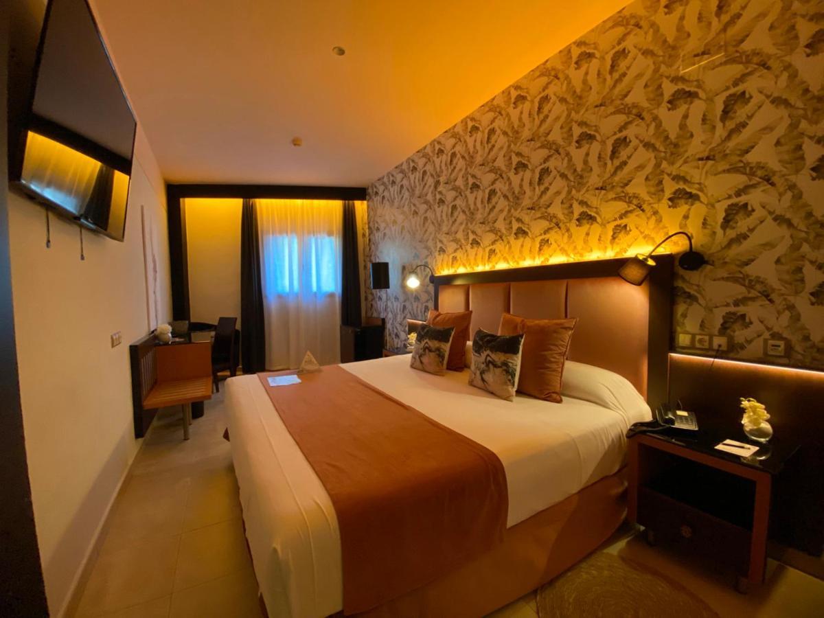 On Aleta Room Designed For Adults Альмуньекар Экстерьер фото